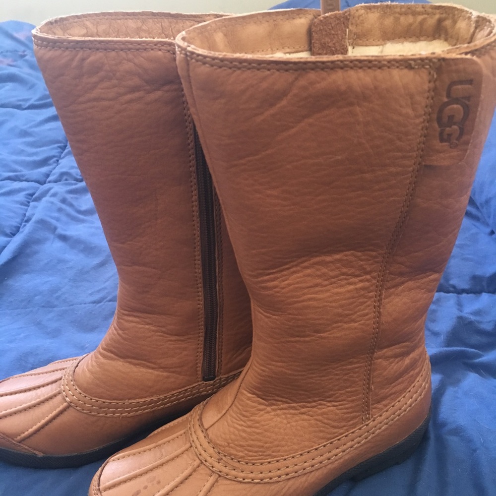 UGG leather/sheepskin boots. Brand new. Never worn